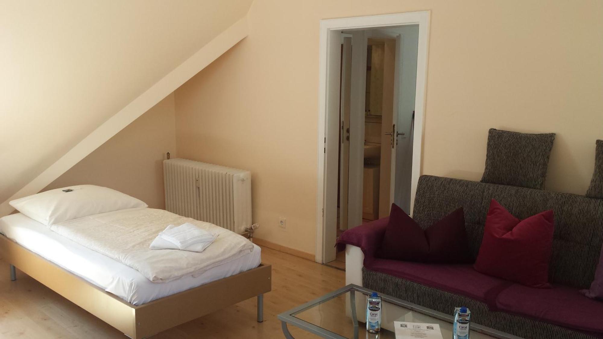 Barcelona Bed & Breakfast دوسلدورف الغرفة الصورة